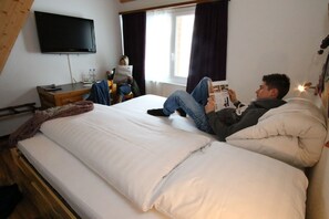 Standard Room - Hotel Restaurant Surselva (Obersaxen)