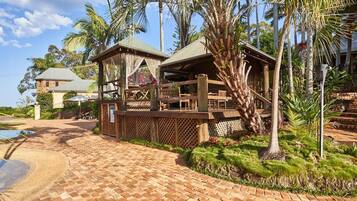 المنشأة من الخارج