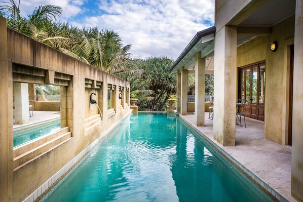 Outdoor pool - Victoria's at Wategos (Byron Bay)