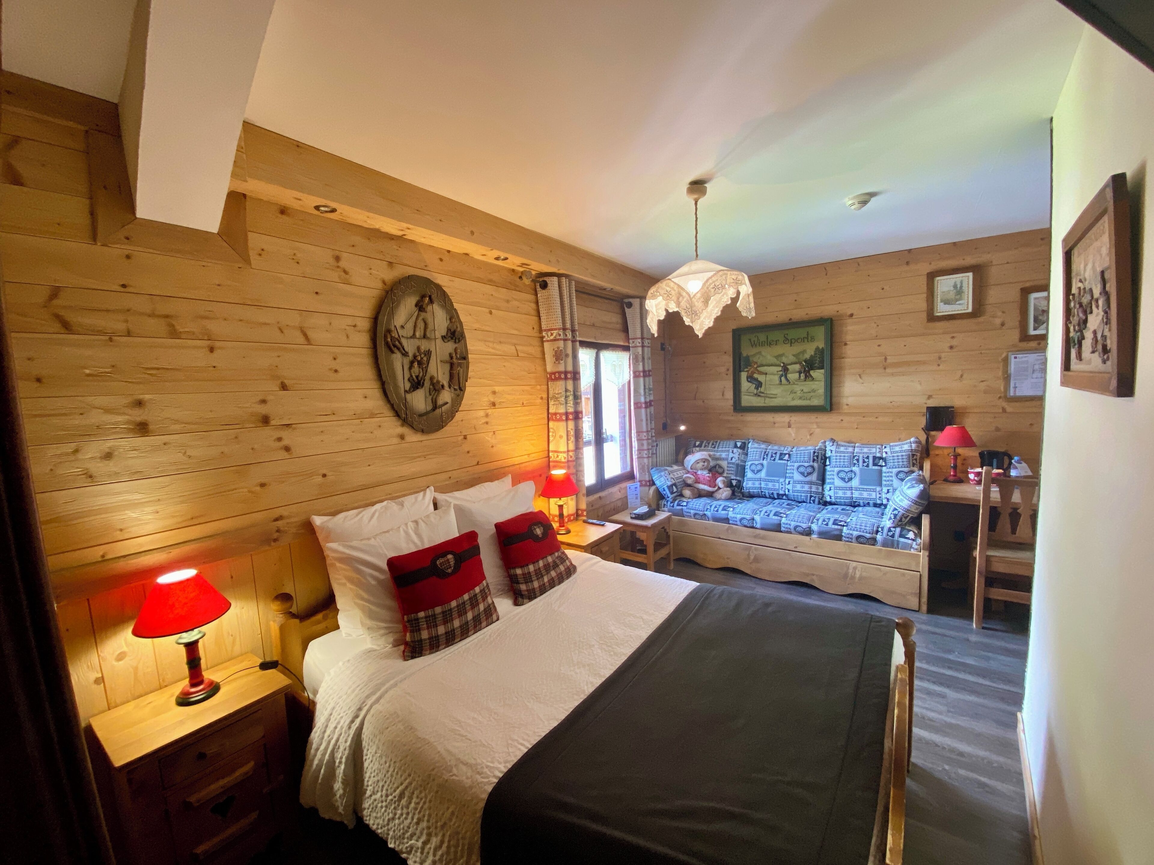 Minibar, desk, free cribs/infant beds, free WiFi