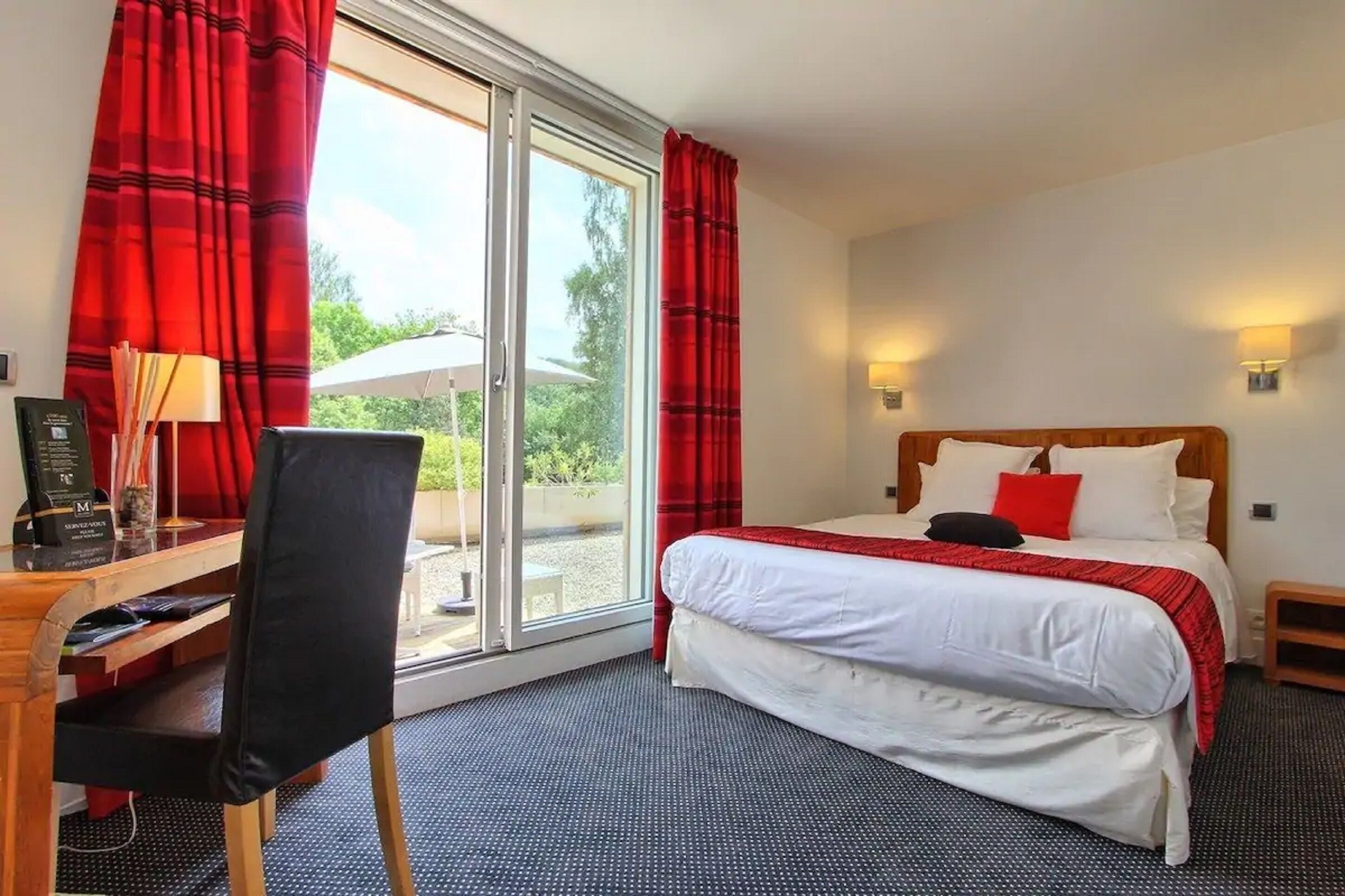 standard double room | premium bedding, desk, free wifi, bed sheets
