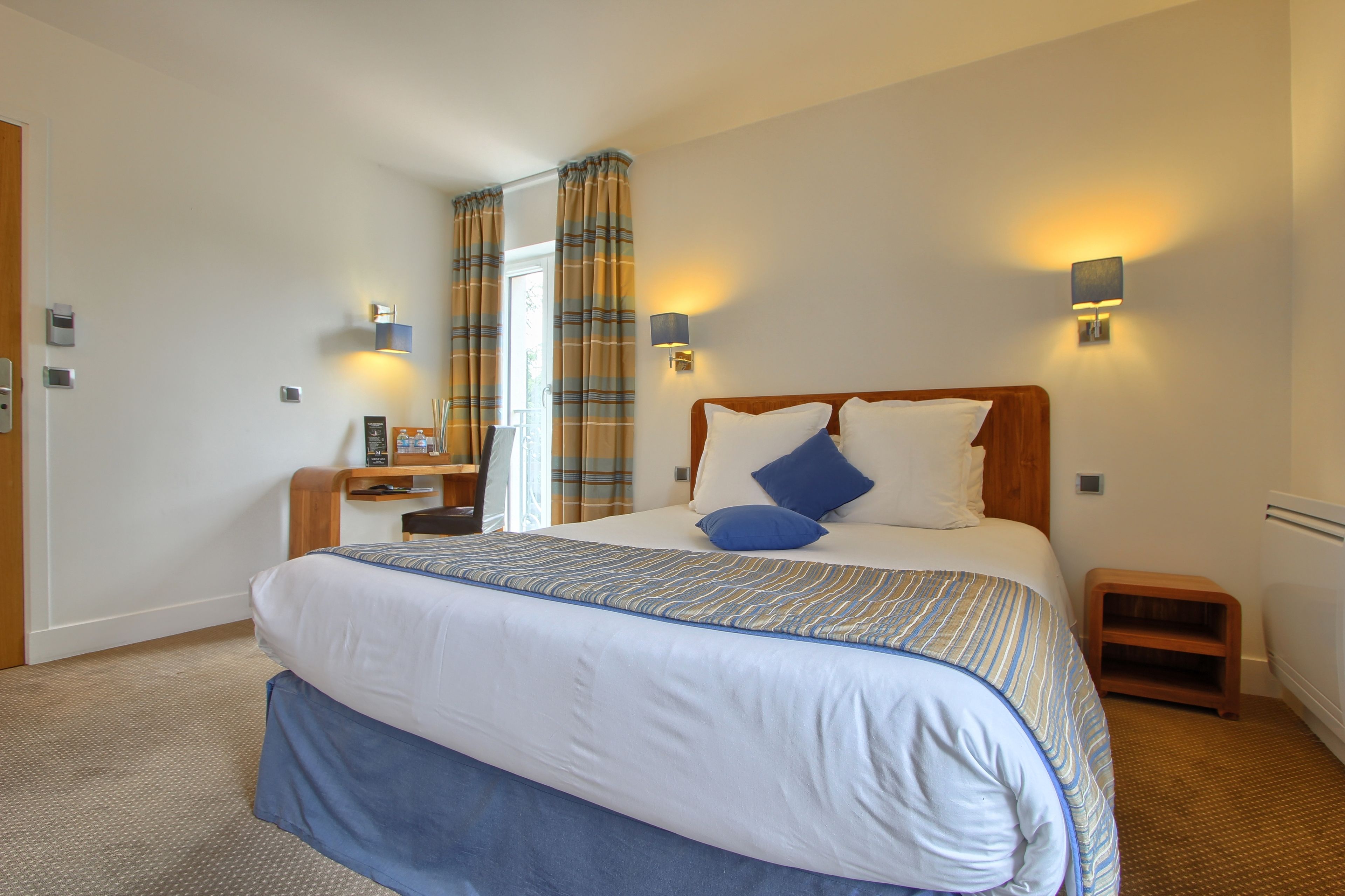 superior double room | premium bedding, desk, free wifi, bed sheets