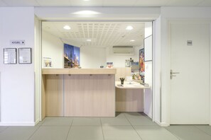 Reception - All Suites Appart Hôtel | Dunkerque Centre (Dunkirk)