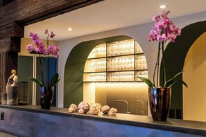 Breakfast, lunch, dinner served; garden views - Hotel Allalin Saas-Fee (Saas-Fee)
