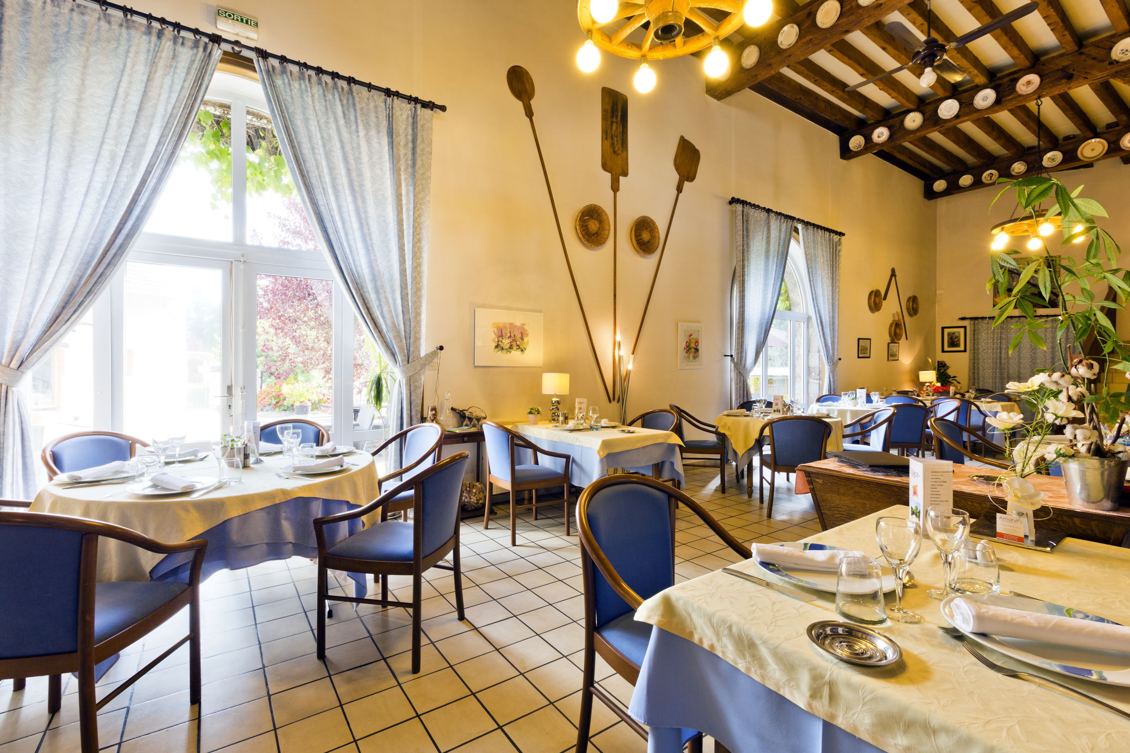 lunch and dinner served, french cuisine