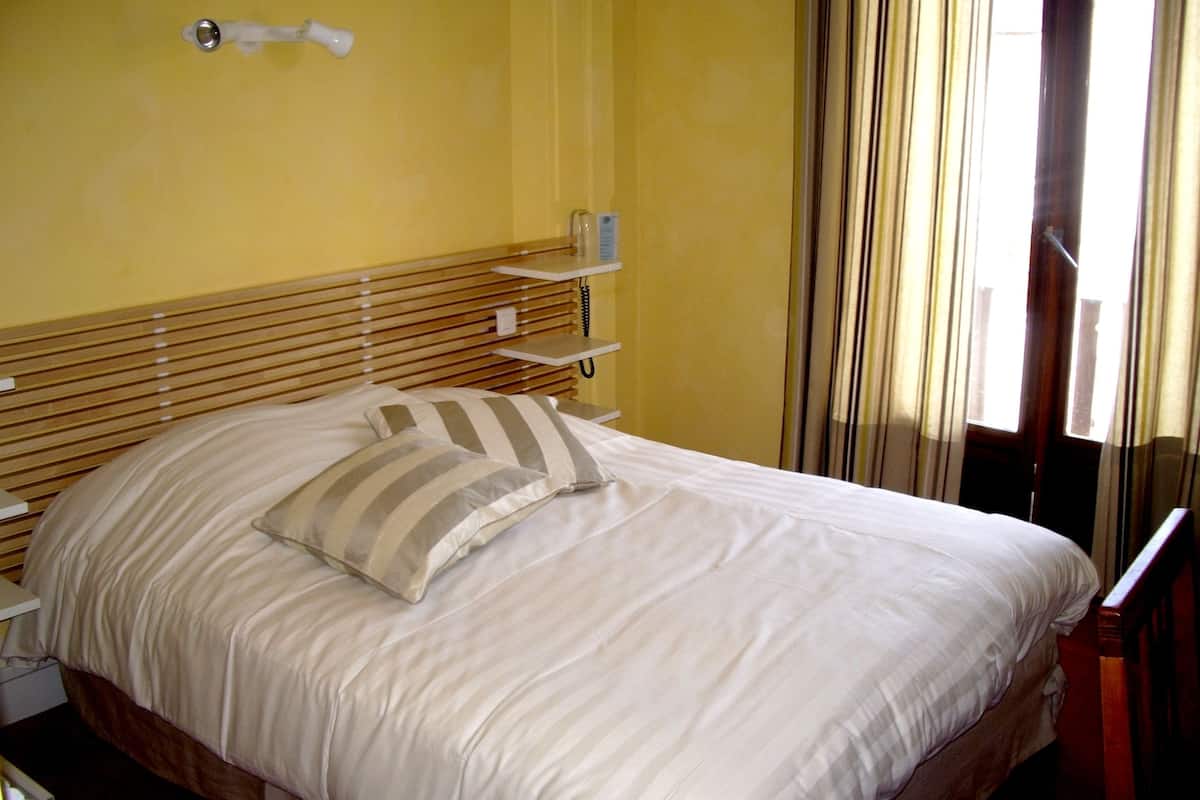 Chambre Triple | Fer et planche à repasser, Wi-Fi gratuit