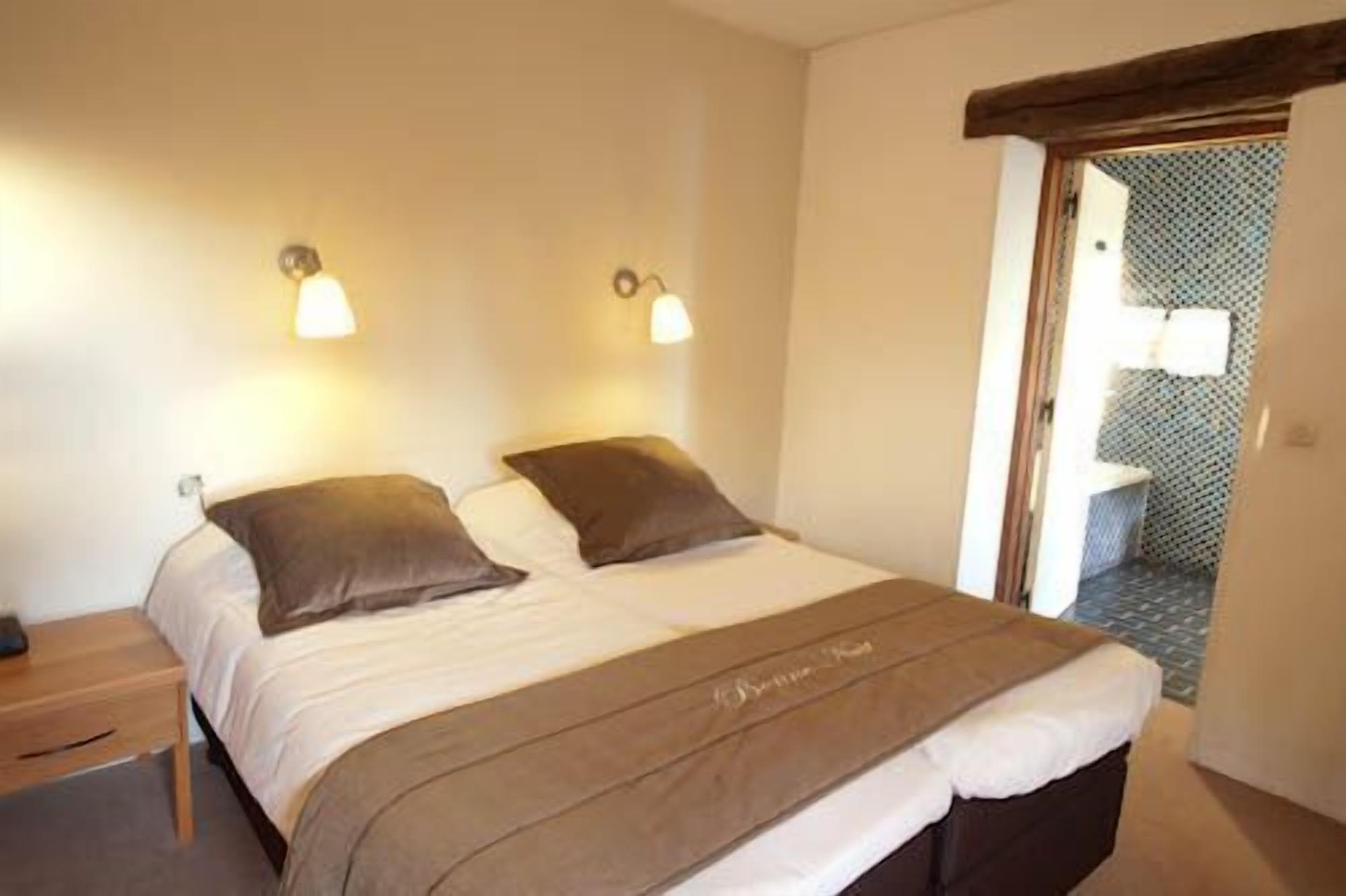 double room | individually decorated, individually furnished, desk, rollaway beds