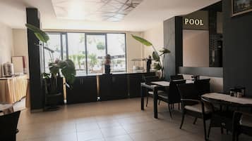 Frühstück, Mittagessen und Abendessen