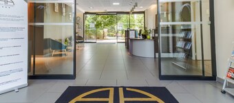 オール スイーツ アパート オテル | ポー - ゼニス