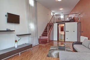 Minibar, in-room safe, desk, laptop workspace