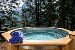 Bañera de hidromasaje exterior