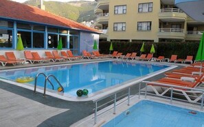 Outdoor pool - Anahtar Apart (Alanya)