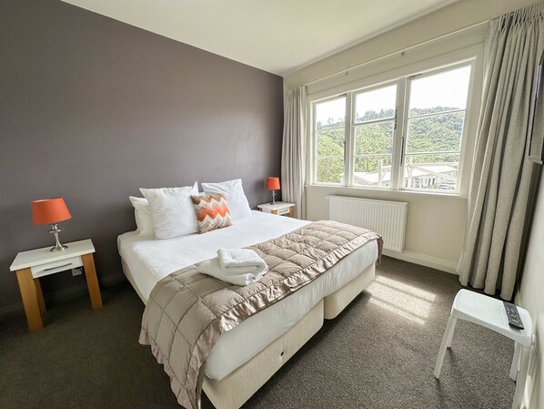 2-Bed Stonewall Studio | Iron/ironing board, free WiFi, bed sheets, wheelchair access