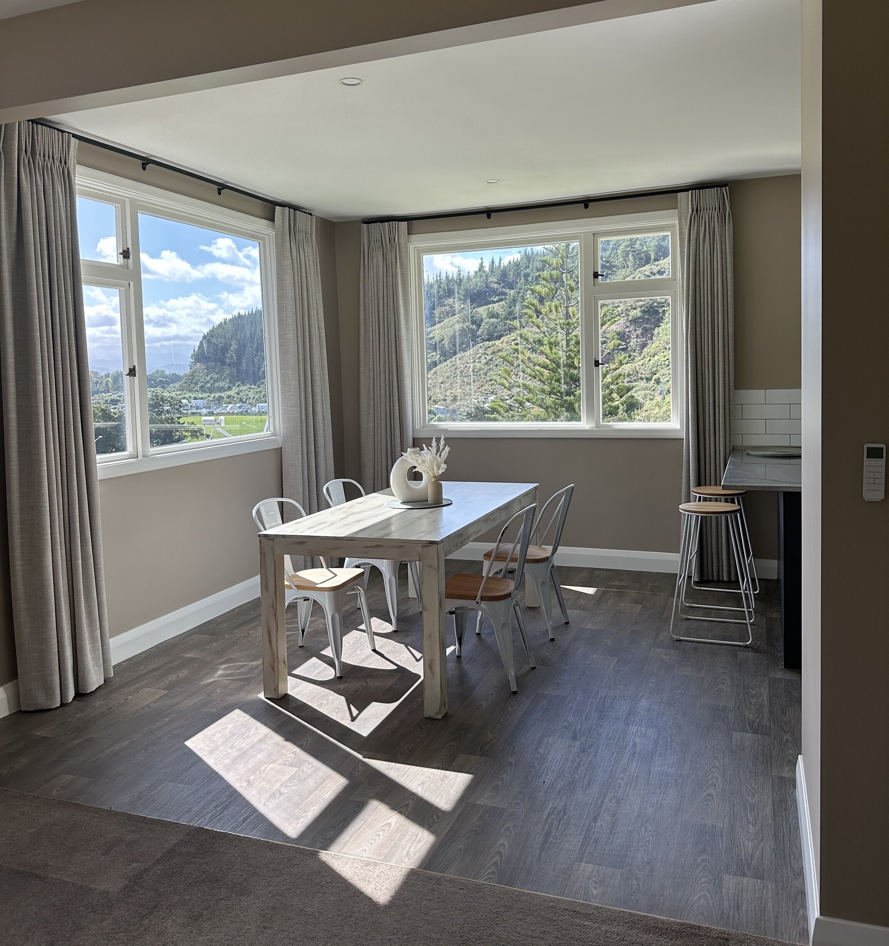 Homestead 3 Bedroom | In-room dining