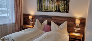 Klassieke tweepersoonskamer, niet-roken | 1 slaapkamer, een kluis op de kamer, gratis wifi