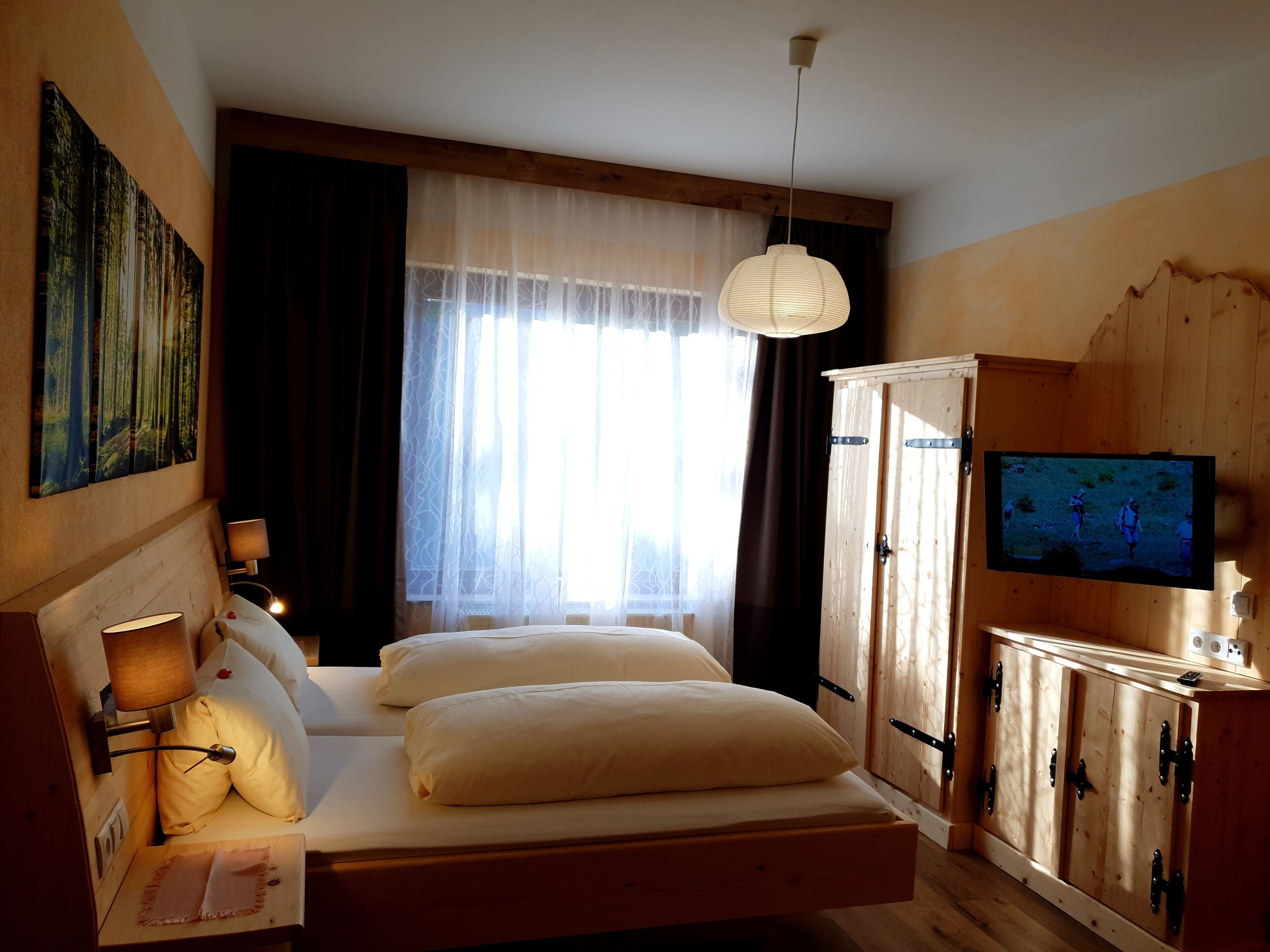 Comfort Double Room | In-room safe, WiFi (free)