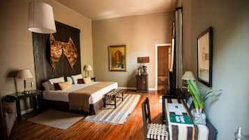 Classic Room | Premium bedding, pillowtop beds, minibar, in-room safe