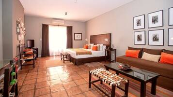 Superior Room | Premium bedding, pillow-top beds, minibar, in-room safe