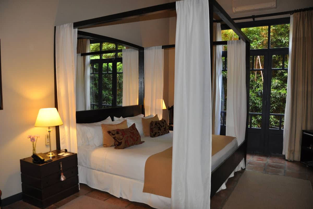 Luxe beddengoed, pillowtop-bedden, een minibar, een kluis op de kamer
