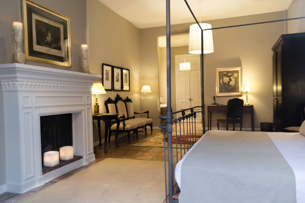 Luxe kamer | Luxe beddengoed, pillowtop-bedden, een minibar, een kluis op de kamer