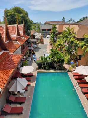 Kolam renang outdoor
