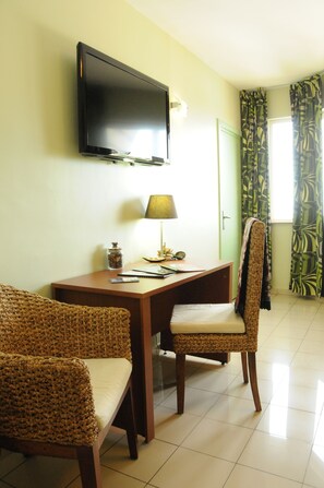 TV layar datar