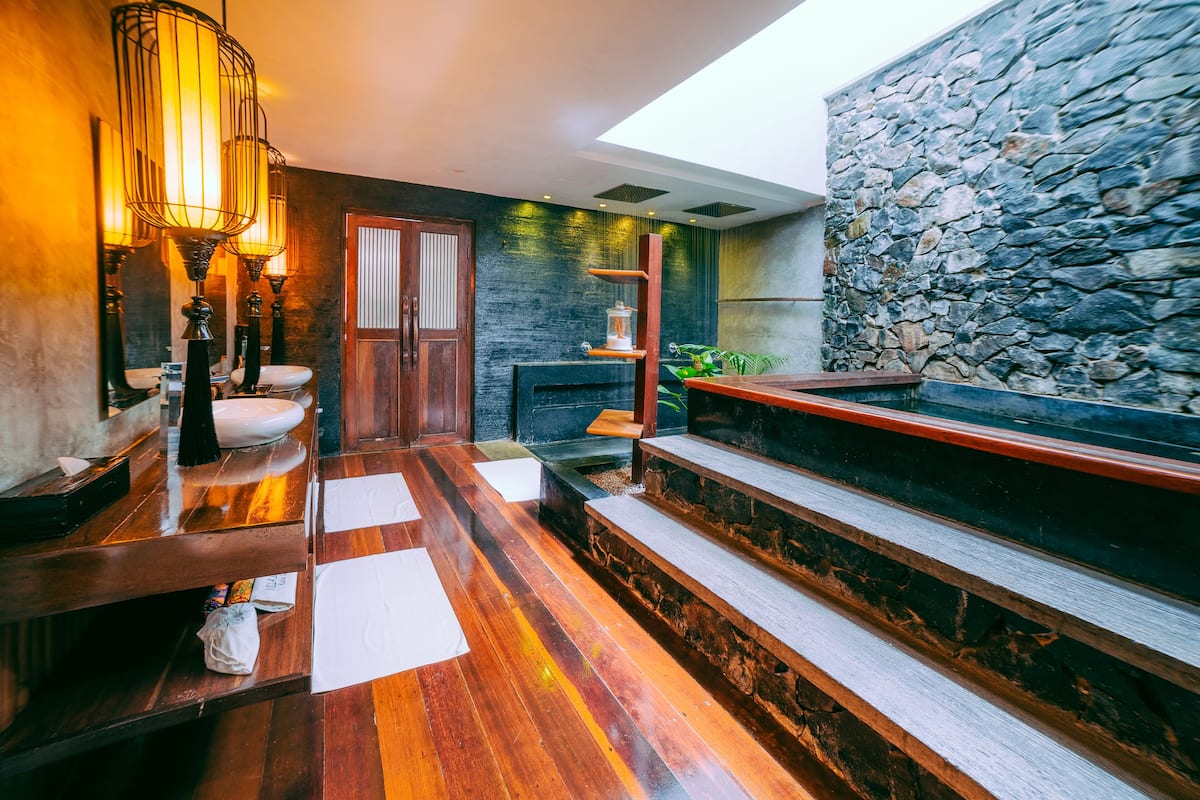 Standard Double Room, 1 Katil Raja (King), Non Smoking, Jetted Tub | Bilik Mandi | Pancuran mandi, hulu semburan mandi hujan 