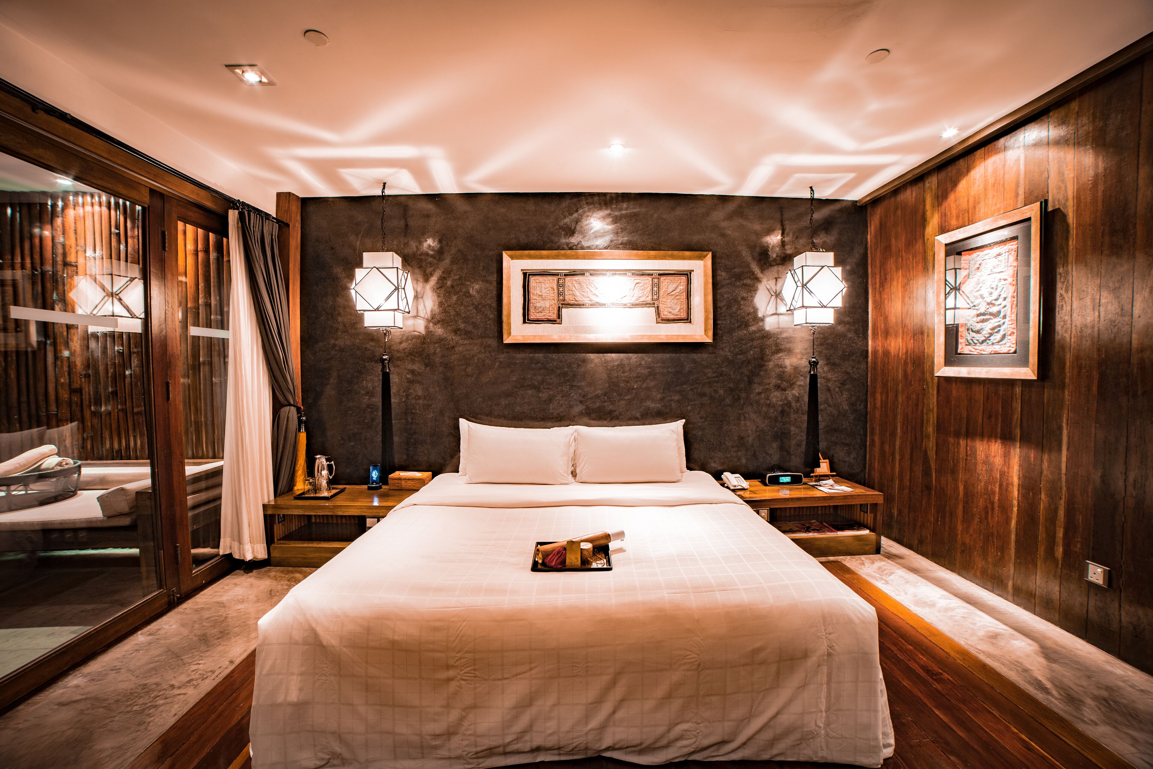 Ropa de cama de alta calidad, minibar, caja fuerte