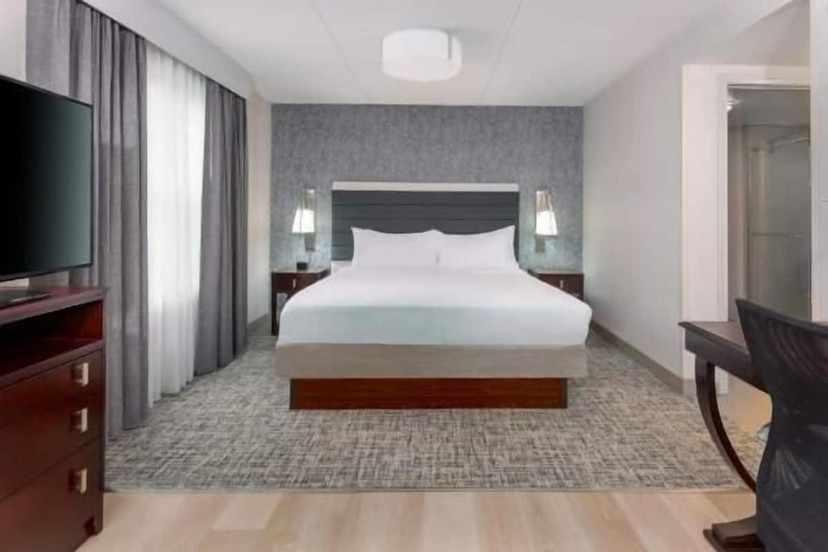 In-room safe, desk, free cots/infant beds, free WiFi
