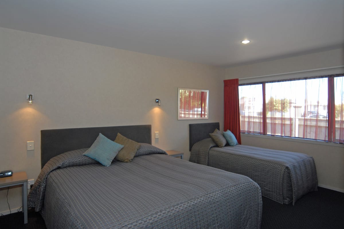 Executive studio suite | 1 slaapkamer, luxe beddengoed, een minibar, een kluis op de kamer