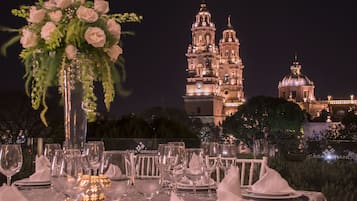 Breakfast, lunch, dinner served; international cuisine, garden views