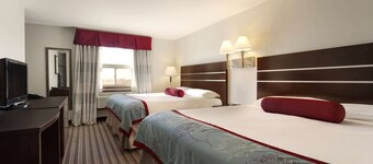 Super 8 by Wyndham Saskatoon Near Downtown