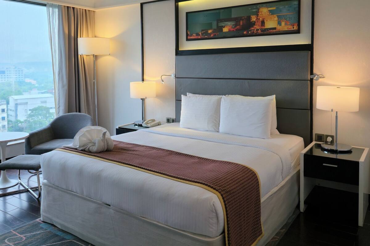 Junior Suite, 1 King Bed, Smoking | 1 bedroom, Egyptian cotton sheets, premium bedding, memory-foam beds