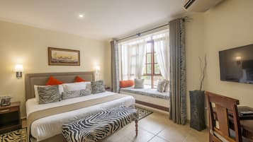1 chambre, minibar, coffres-forts dans les chambres, bureau