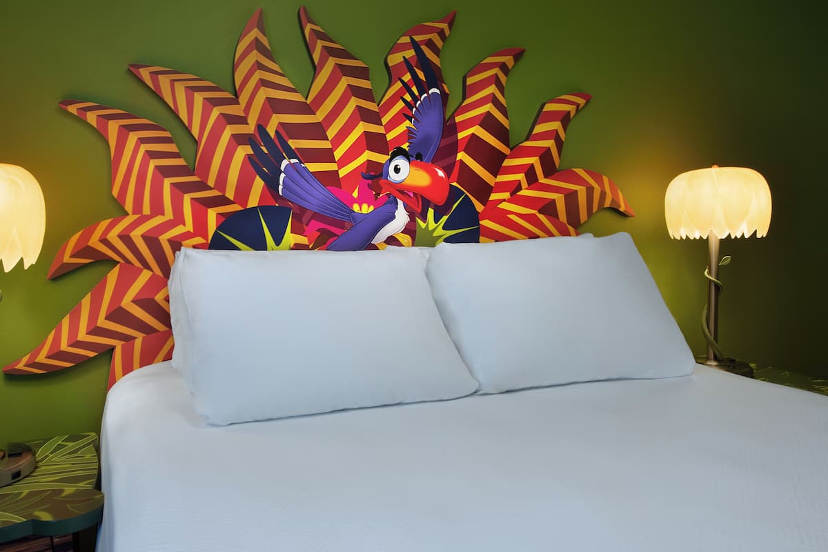 Family Suite | In-room safe, desk, laptop workspace, blackout curtains