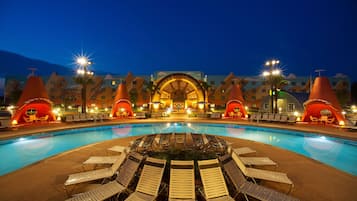 3 outdoor pools