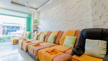 Couples treatment room(s), body treatments, aromatherapy, body wraps