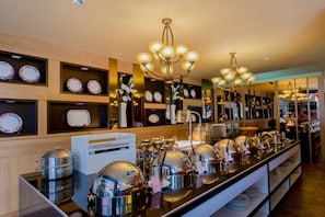 Daily buffet breakfast for a fee - Aspery Hotel (Patong)