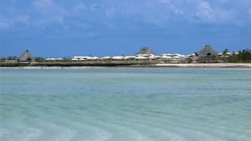 Private beach, sun-loungers, beach umbrellas, beach towels