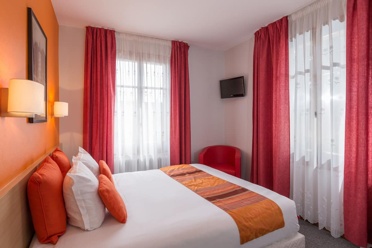 Comfort Double Room | Premium bedding, in-room safe, desk, blackout curtains