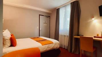 Premium bedding, in-room safe, desk, blackout drapes