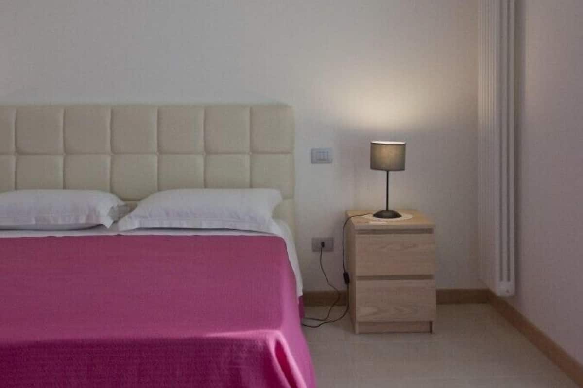 Classic Double Room, Private Bathroom | Down comforters, soundproofing, iron/ironing board (on request)