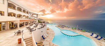 卡斯特萨尔多度假村