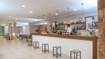 Bar (en el alojamiento)