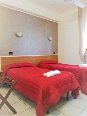 Standard Room, 2 Twin Beds | In-room safe, desk, soundproofing, iron/ironing board - Marinoni (Lomazzo)