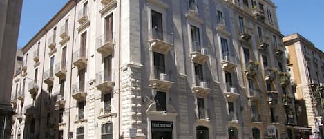 Fachada de la propiedad