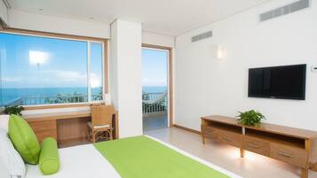 Superior Apartment, 3 Bedrooms, Jetted Tub, Ocean View | Premium bedding, in-room safe, individually decorated