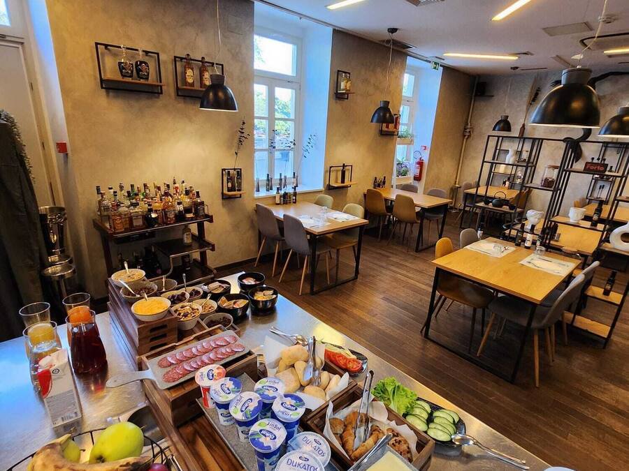 Desayuno continental todos los días (con cargo)