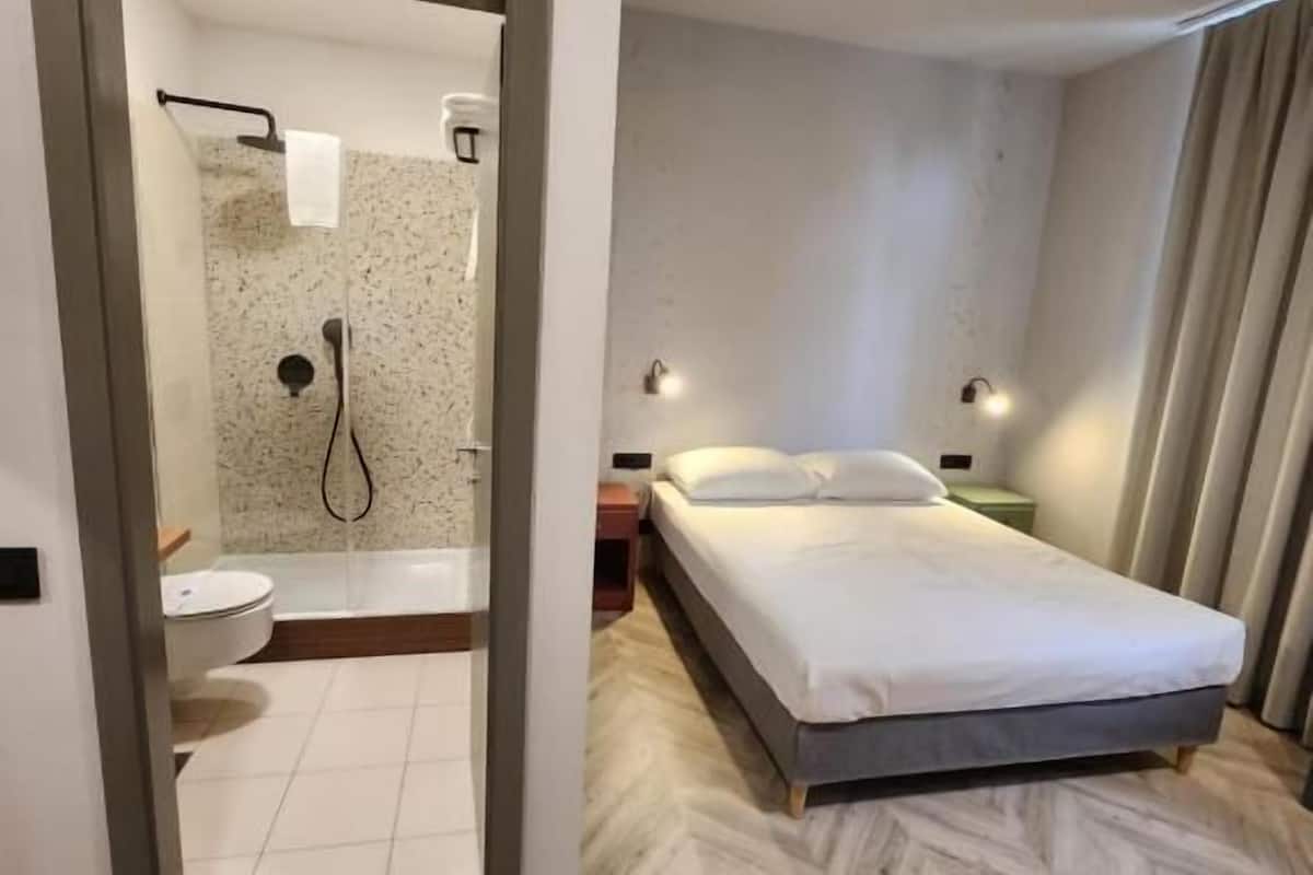 classic double room | in-room safe, soundproofing, rollaway beds, free wifi