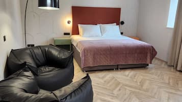 Premium-Doppelzimmer, 1Â King-Bett, Meerblick, Meerseite | Zimmersafe, schallisolierte Zimmer, Zustellbetten, kostenloses WLAN